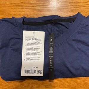 Lululemon License to Train Short Sleeve (RelaxedFit)